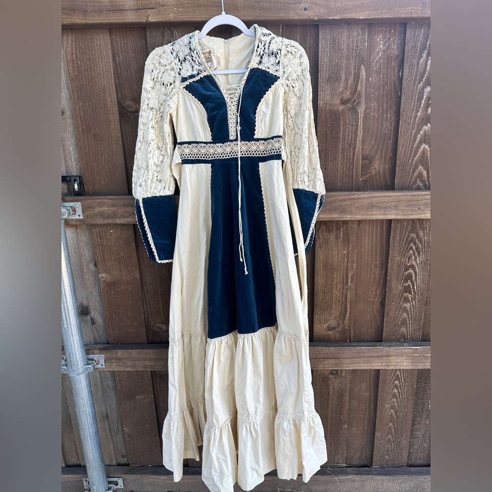 1970s Velvet and Lace Gunne Sax Dress